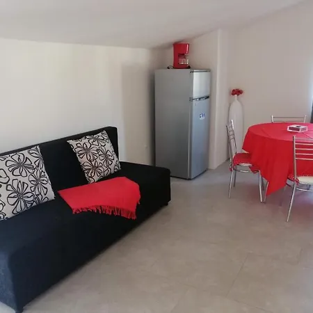 In With Balcony, Air Conditioning, Wifi, Washing Machine 4982-3 Apartmán