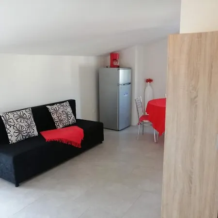In With Balcony, Air Conditioning, Wifi, Washing Machine 4982-3 * Funtana