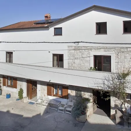 In With Balcony, Air Conditioning, Wifi, Washing Machine 4982-3