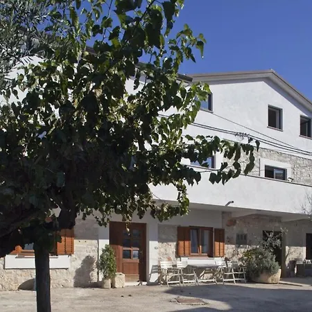 In With Balcony, Air Conditioning, Wifi, Washing Machine 4982-3