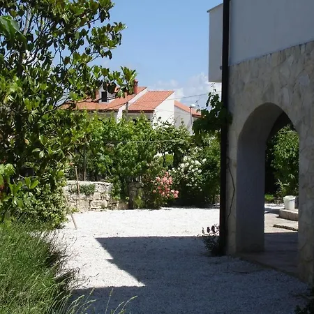 In With Balcony, Air Conditioning, Wifi, Washing Machine 4982-3 Apartment Funtana